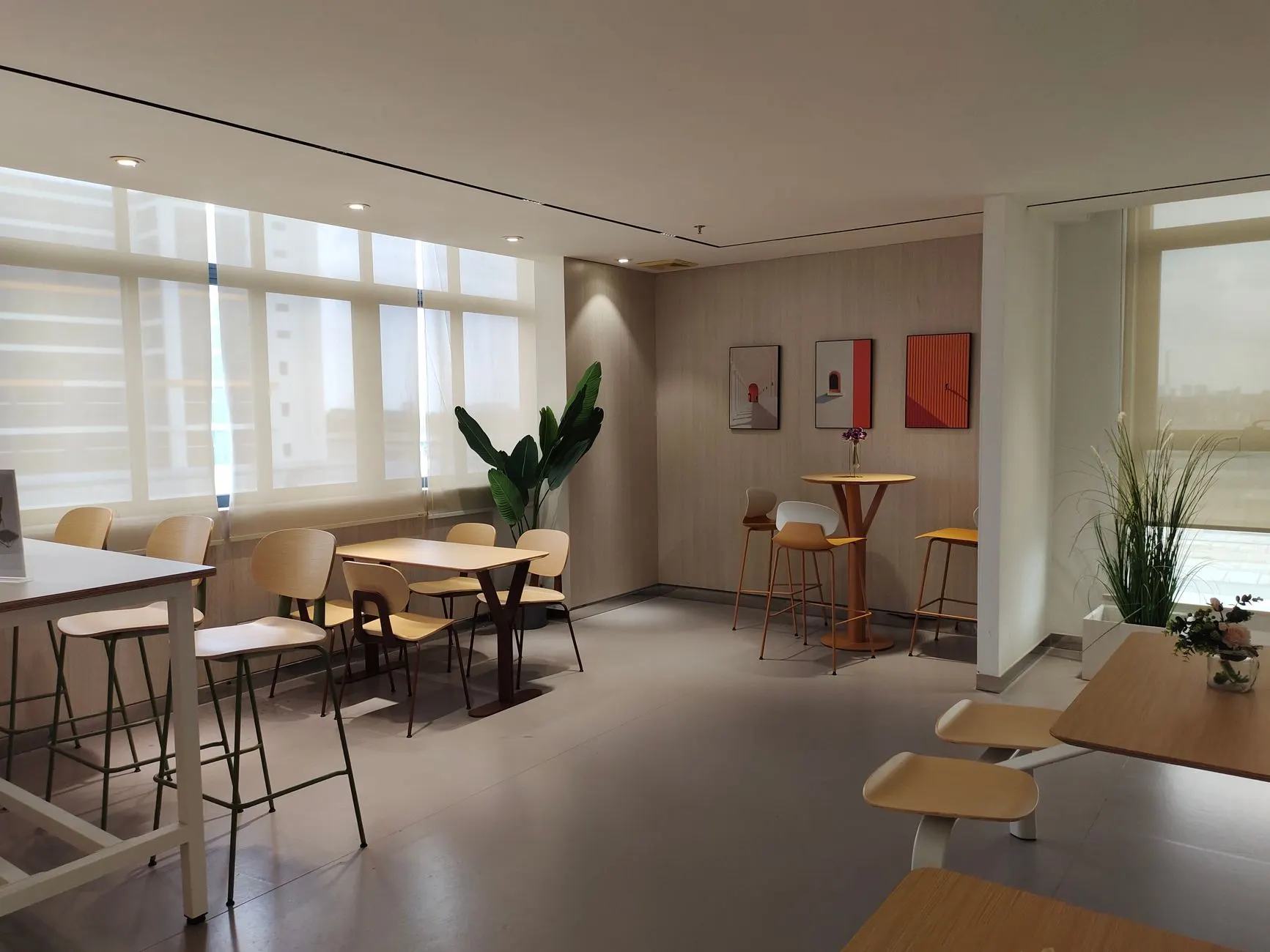 湖南建材市场保温玻璃棉与岩棉板选型对比分析