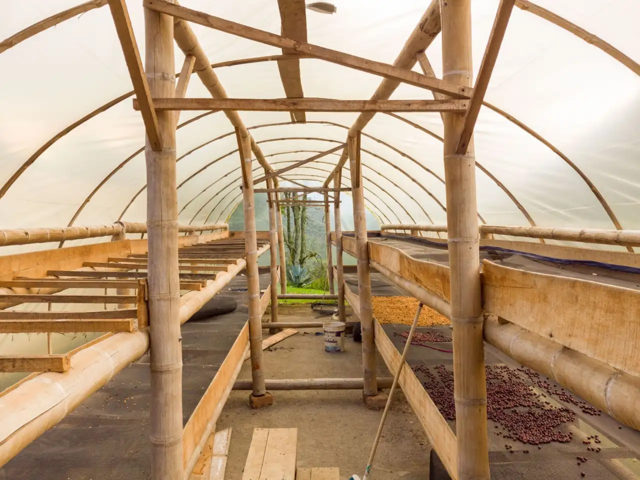 玻璃棉与岩棉板在建筑节能中的性能对比及选型指南