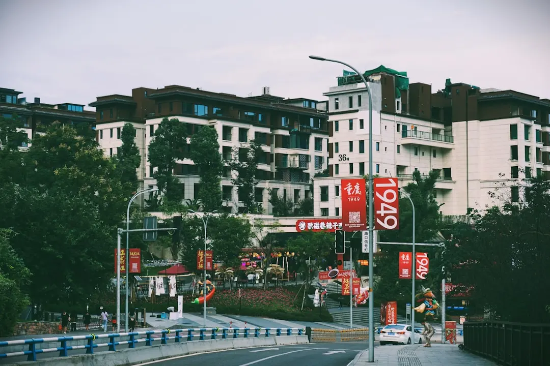 湖南德茂岩棉板与玻璃棉保温性能对比分析及工程选型建议