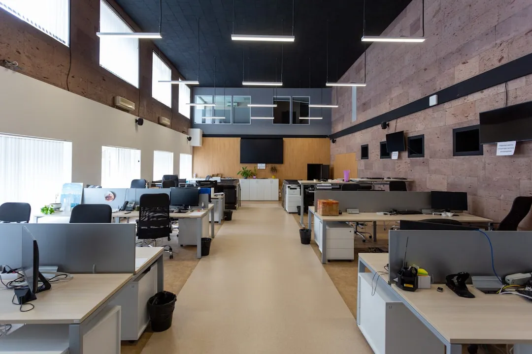 湖南绿色建筑外墙系统保温材料选型指南：岩棉板应用要点