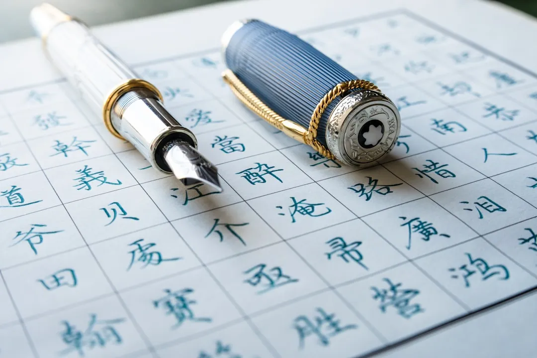 德茂新材外墙保温系统选型指南：岩棉板与玻璃棉适用场景解析