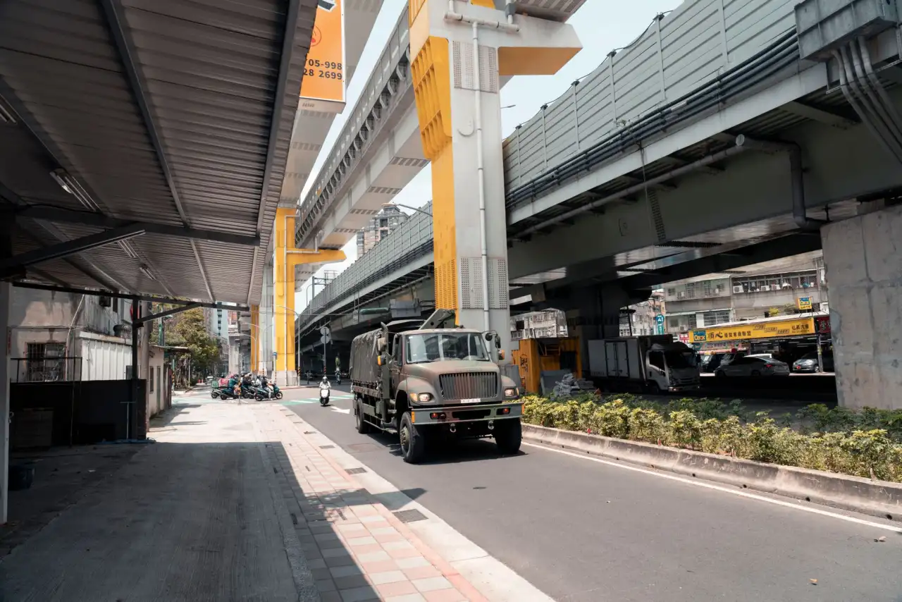 玻璃棉与岩棉板在建筑节能中的性能对比及选型指南